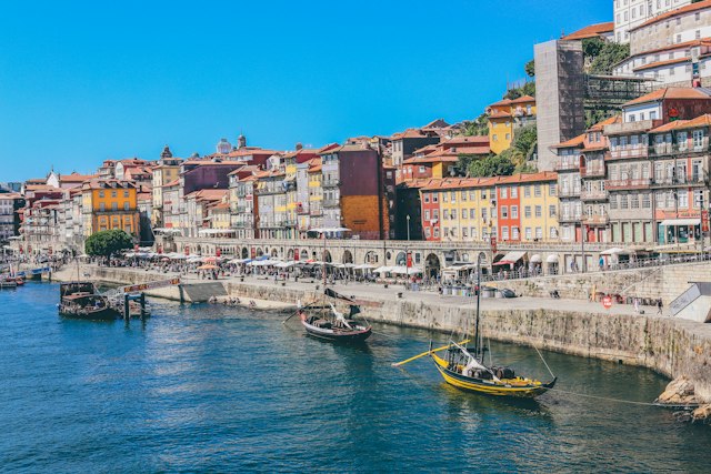Historische Strassen und Dächer von Lissabon